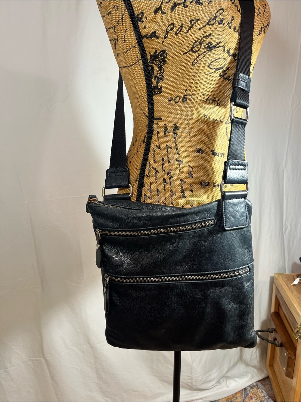 Margot Black Leather Crossbody Bag - zipper many compartments purse - Picture 2 of 14